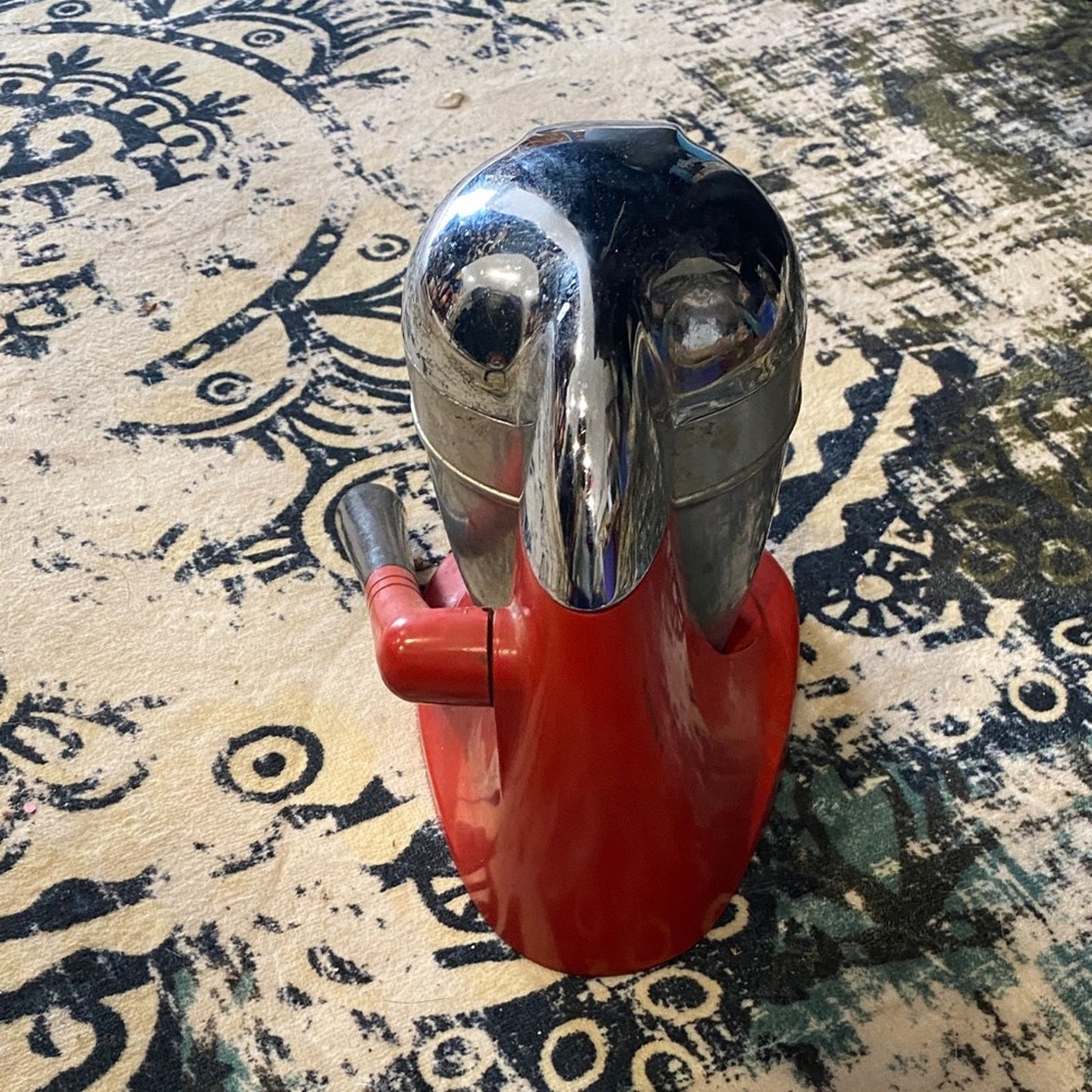Silver and Red Manual Juicer