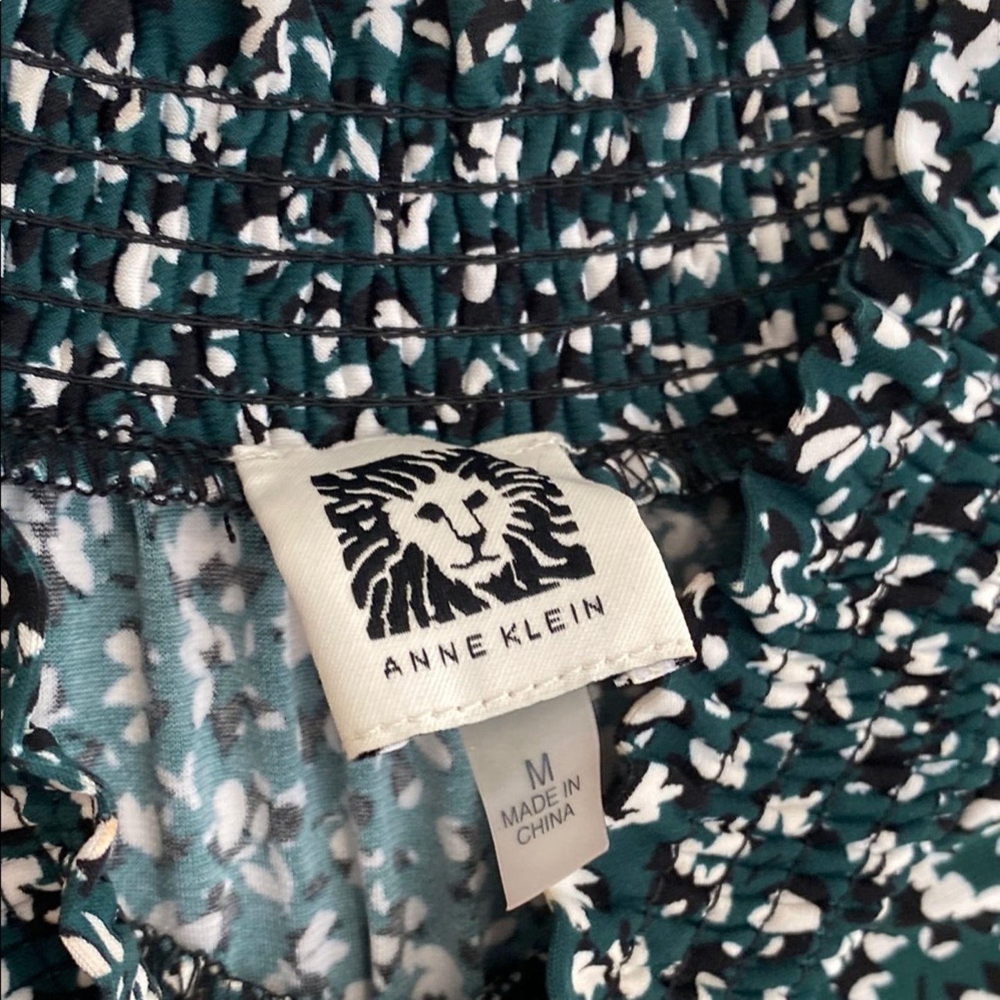 Anne Klein Black and White 3/4 Sleeve Buttoned Blouse Medium